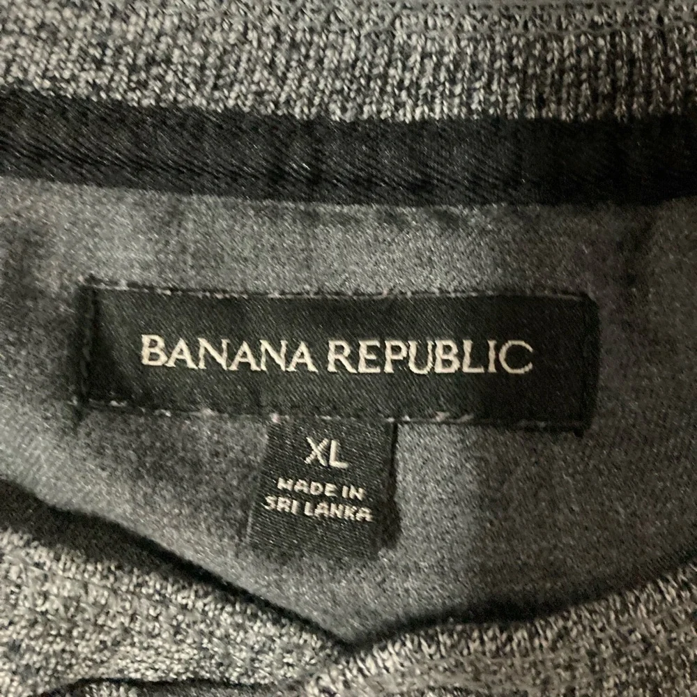 Banana Republic‎ Men’s XL Gray Henley Sweater